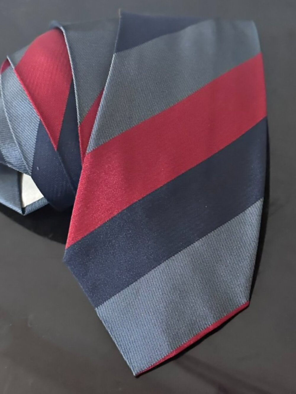 Yves Saint Laurent YSL Mens Tie Silk Neckwear Blue Striped Sripe Stripes